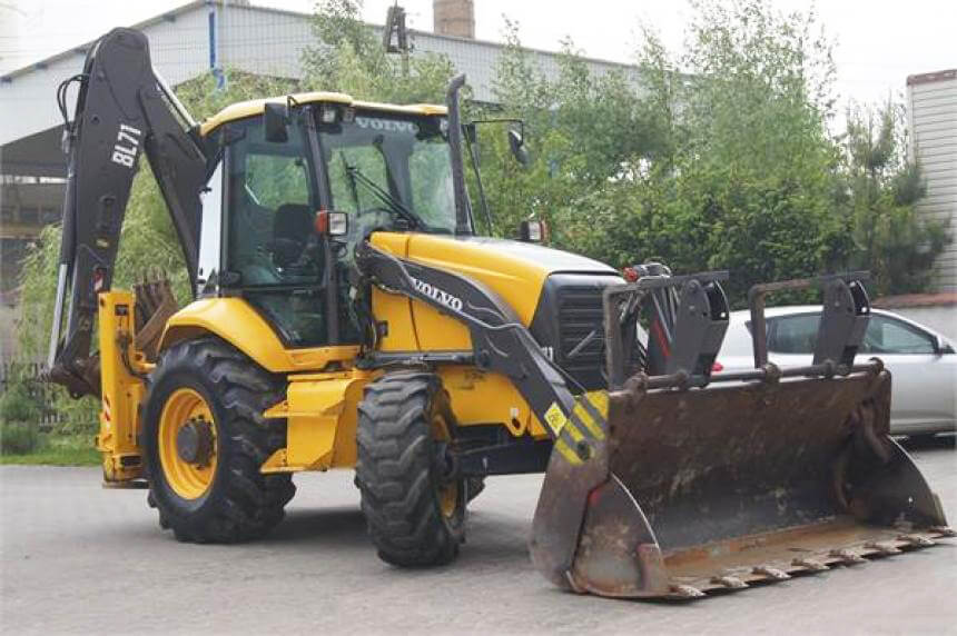 Экскаватор-погрузчик Volvo BL 71