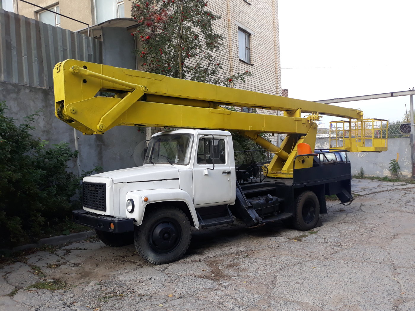 Автовышка АГП-18 18 метров