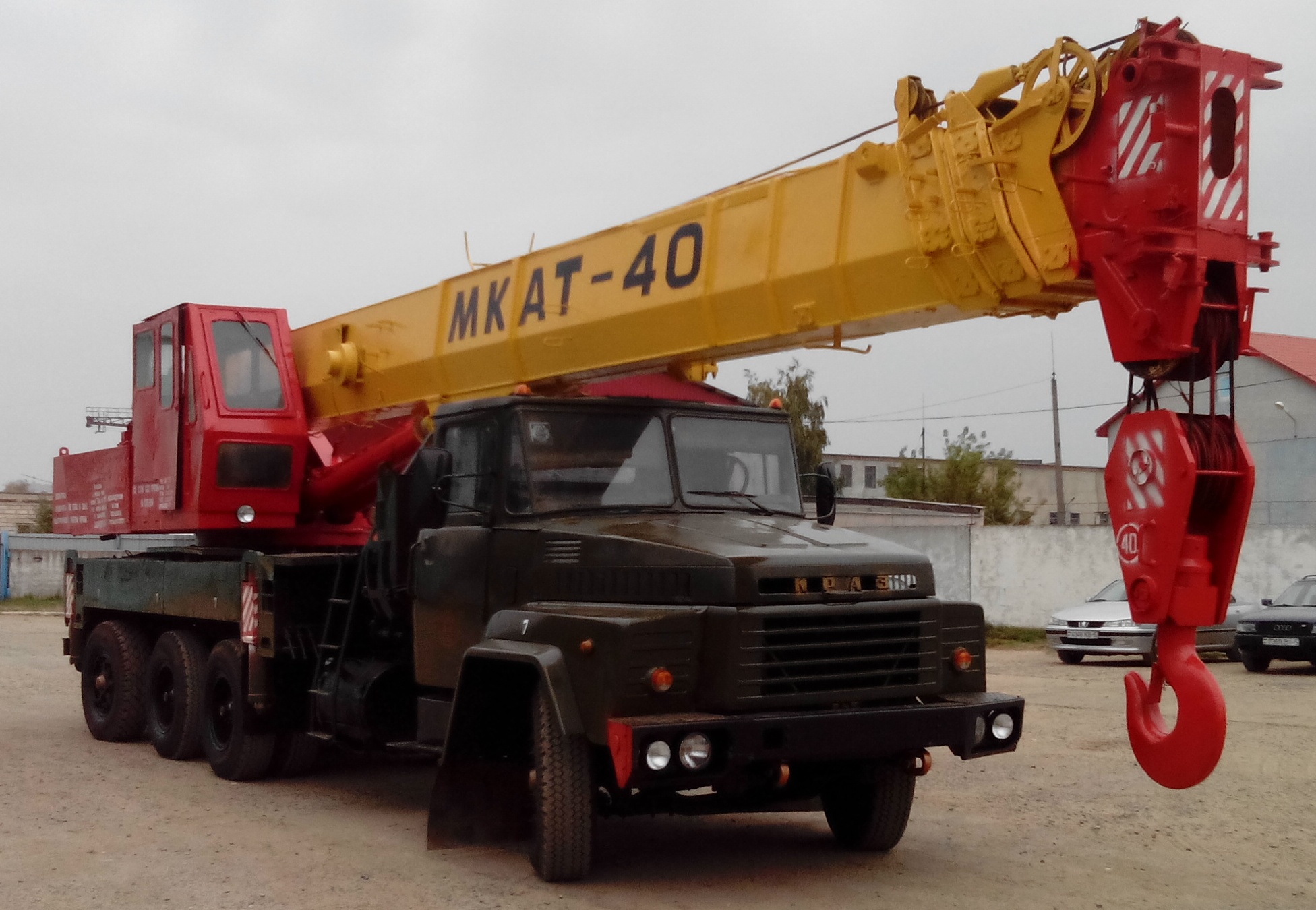 Автомобильный кран МКАТ-40