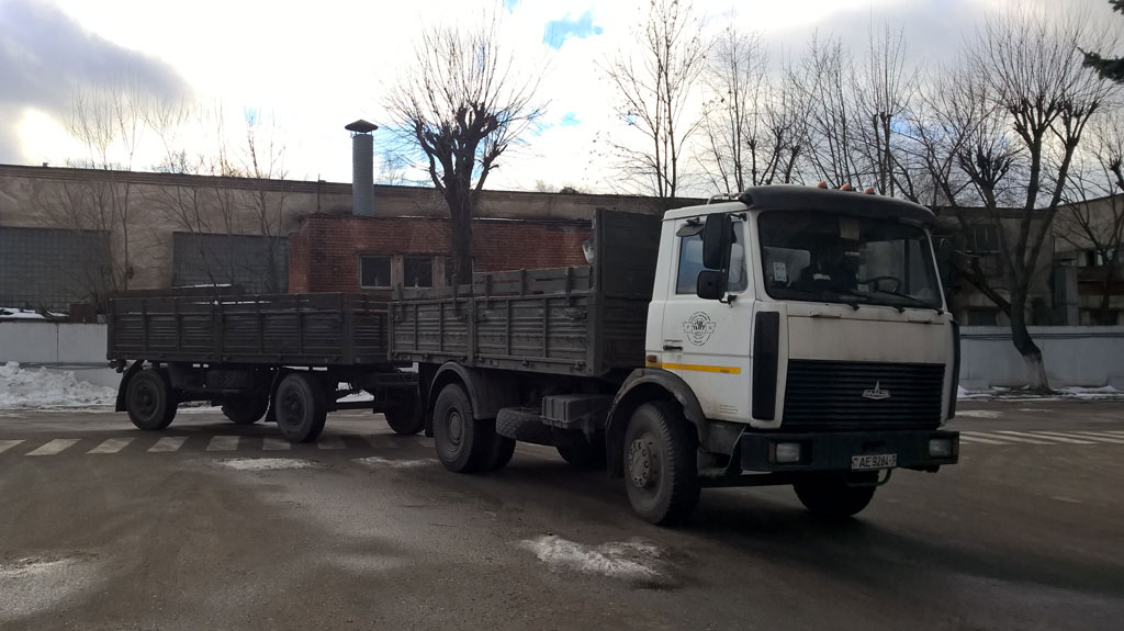 МАЗ 53371-035 с прицепом МАЗ 8926-02