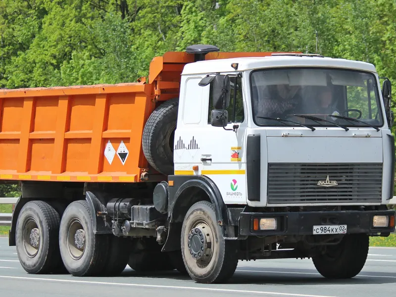 Самосвал МАЗ 5516