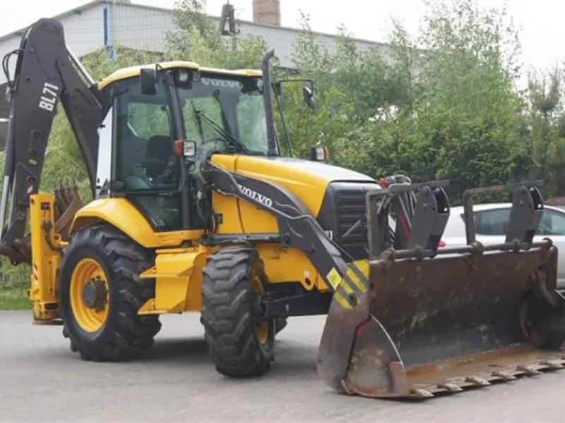 Экскаватор-погрузчик Volvo BL 71