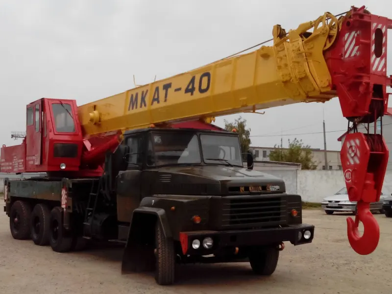 Автомобильный кран МКАТ-40
